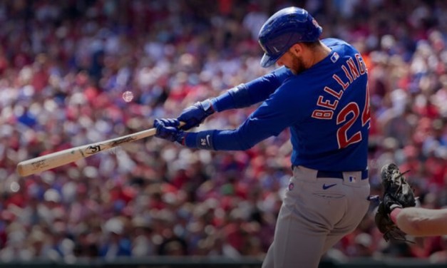 8th-inning barrage powers Cubs to rout of Reds, split of critical series